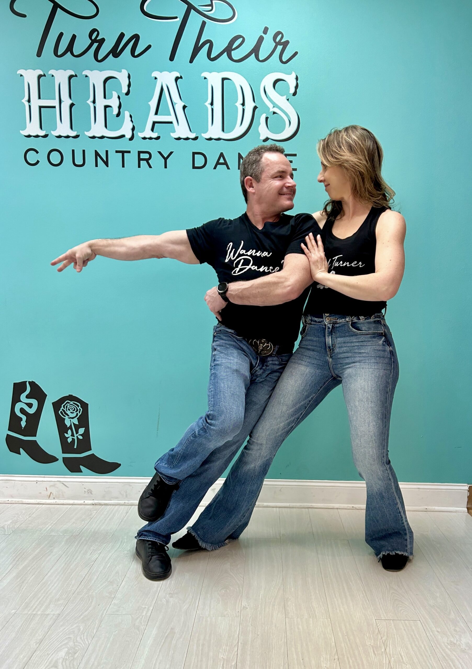 Country Swing Lean - Follow Becoming the Lead - Role Reversal Country Swing Lean - Follow Becoming the Lead - Role Reversal